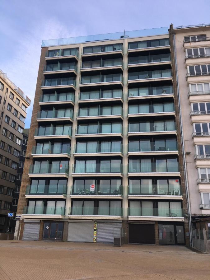 Prachtige Met Frontaal Zeezicht En Terras 4 Pers. Apartamento Ostende